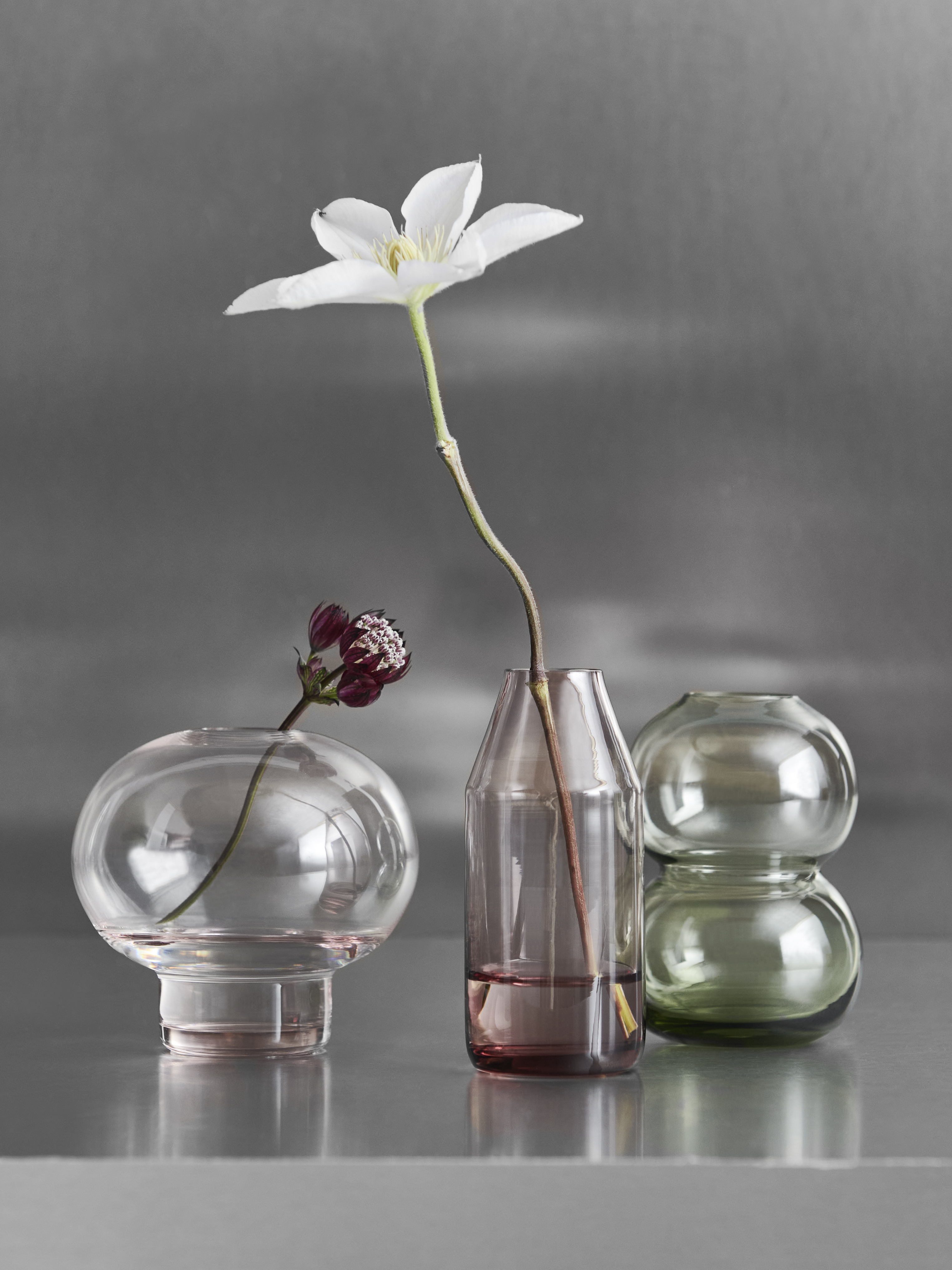 人気商品・限定商品ばかりの「超得 半額福袋」が販売開始 Midsummer Red Clover Mini vase 82mm | Orrefors 帽子