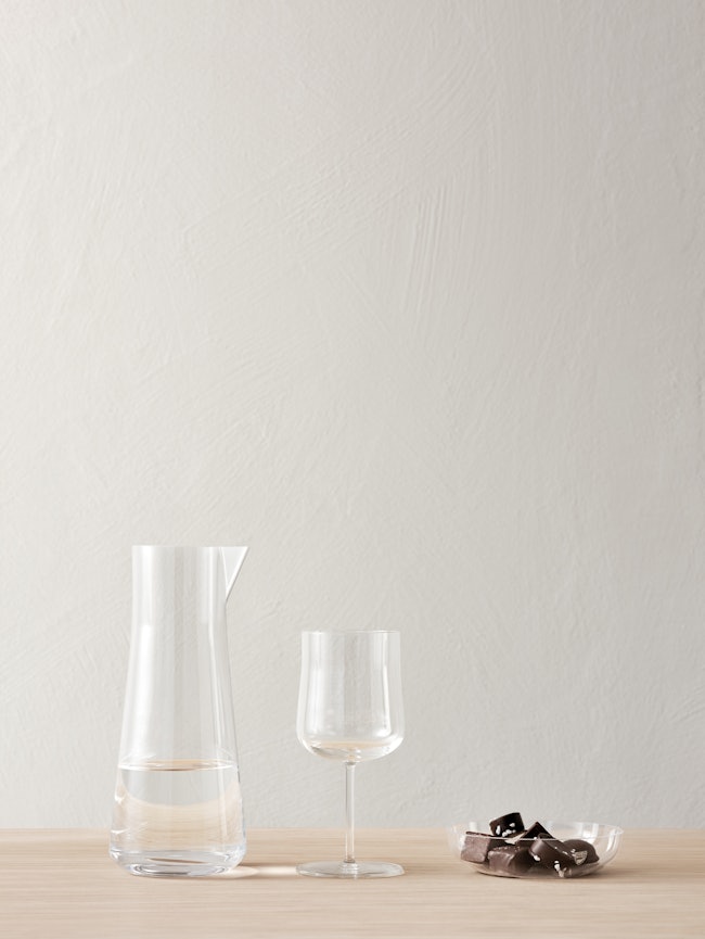 Informal carafe with bowl clear