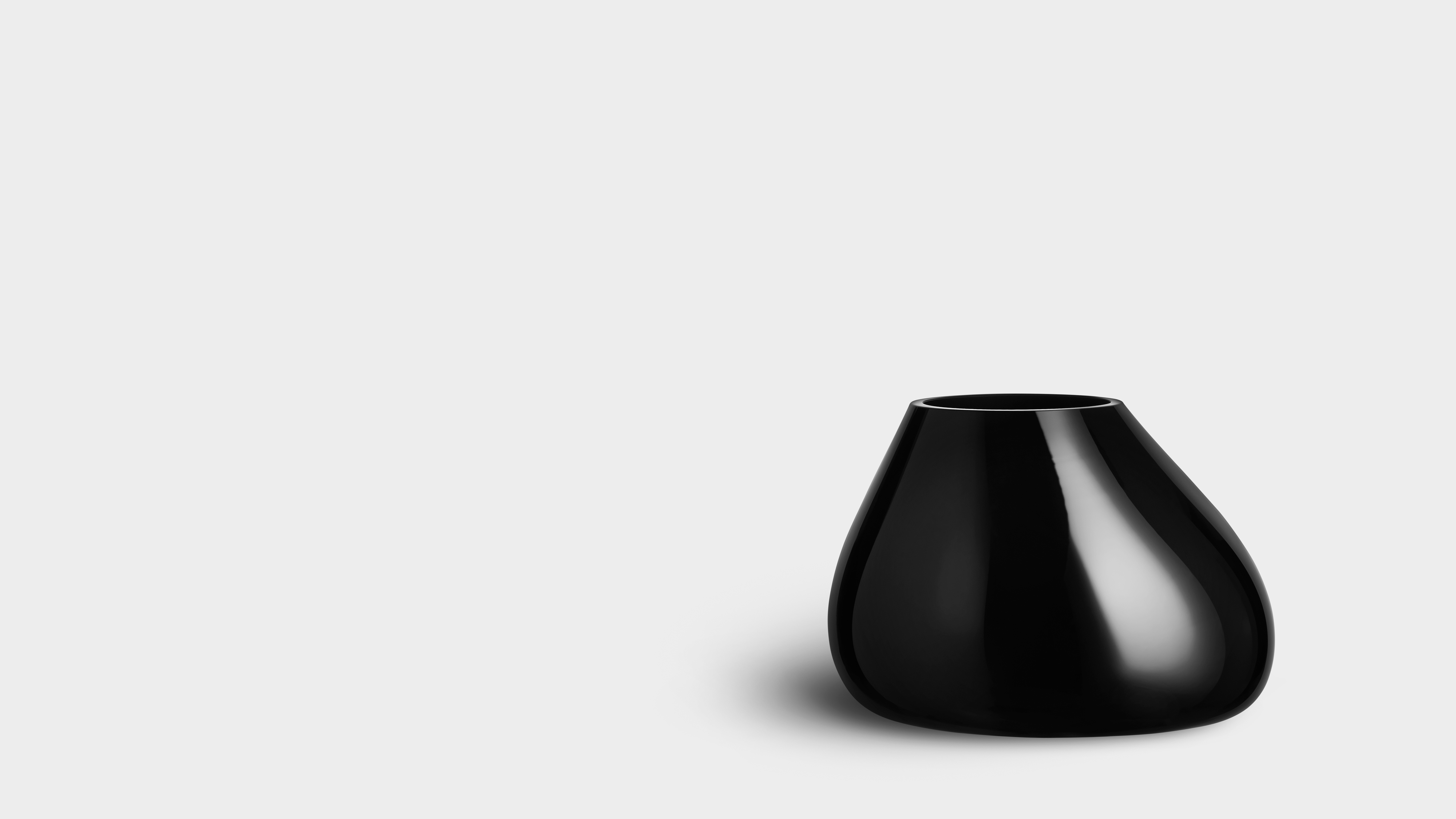 Ebon vase black 190mm | Orrefors