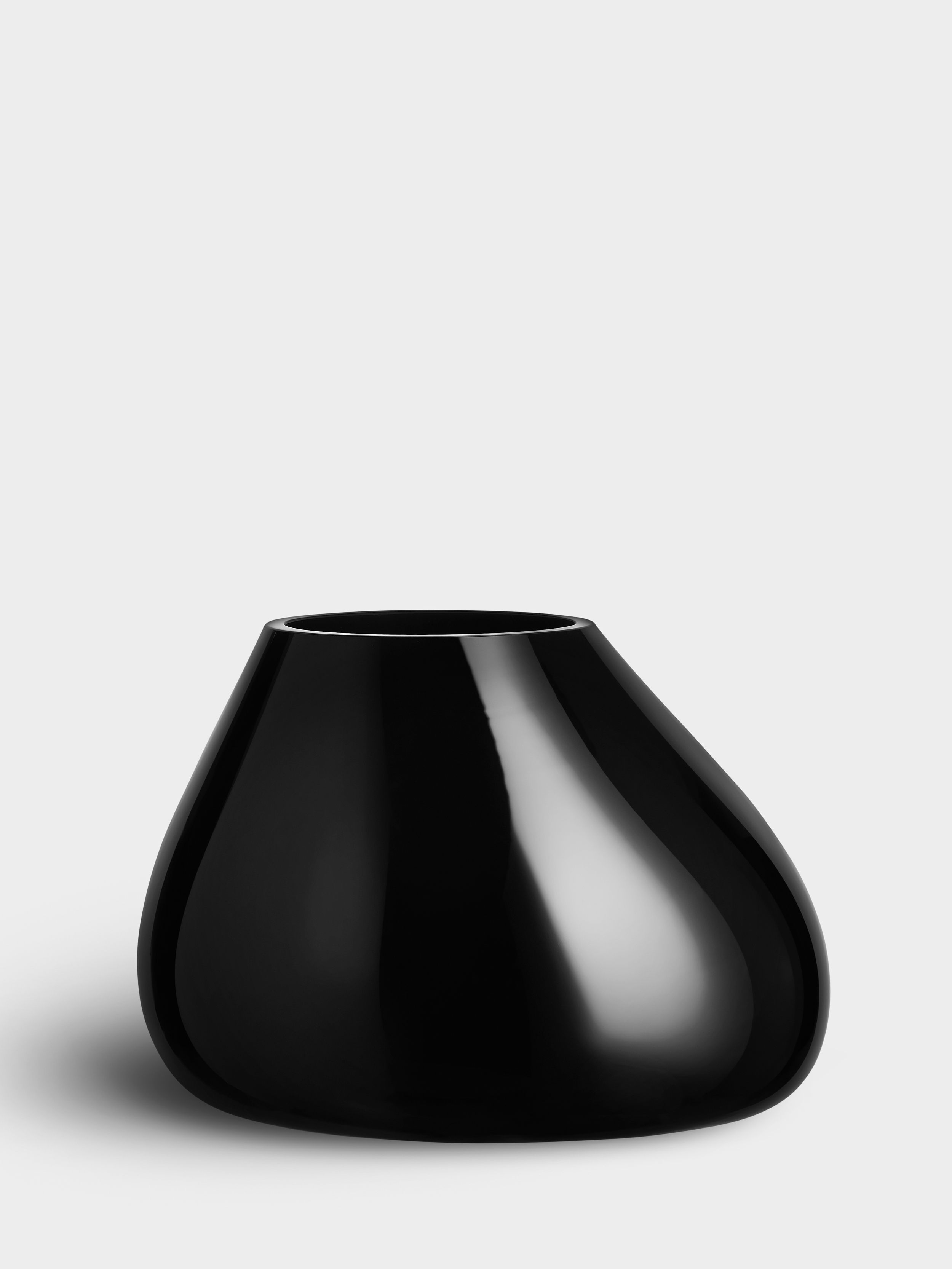 Ebon vase black 190mm | Orrefors